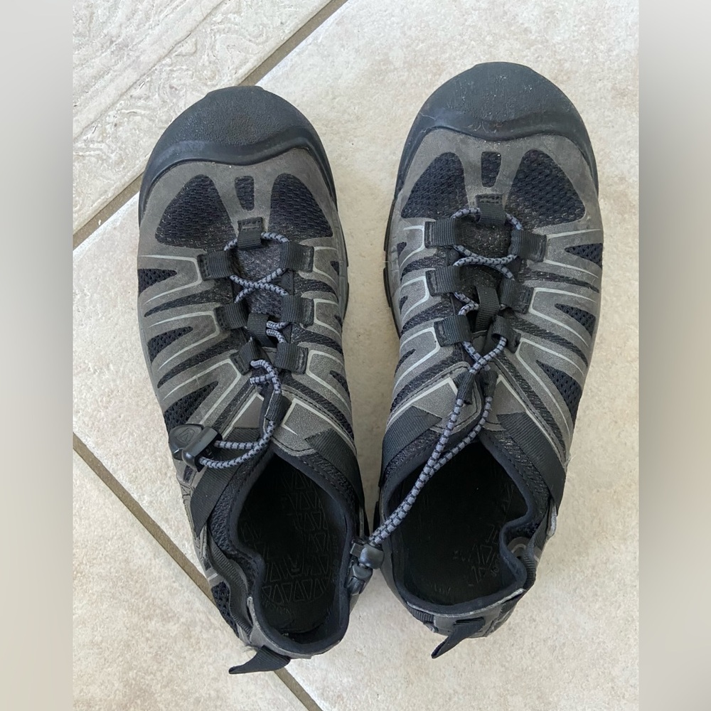 Mens keen sandals size 8.5 black